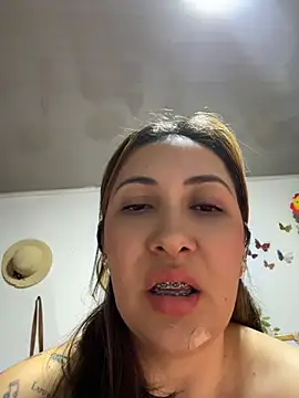 KittyObsession Adlı Modelin Canlı XXX Sohbeti