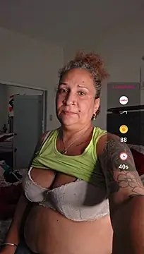 ladycreamypr2 élő XXX-chatje