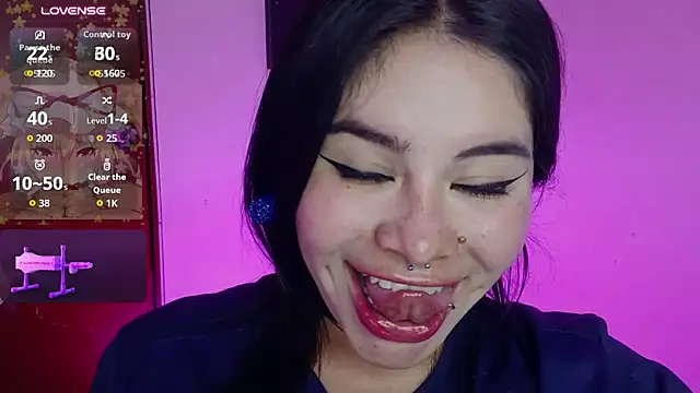 Magic_Alicee_ Chat XXX in diretta