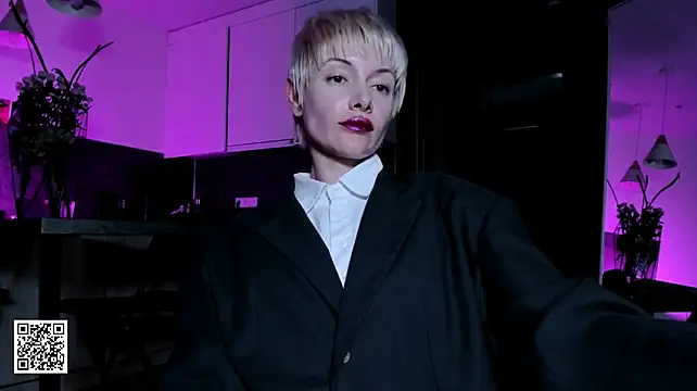 _Misha_Addams_ élő XXX-chatje
