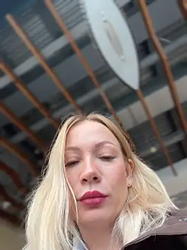 Chatroom XXX en direct de LavenderHot