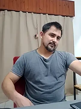 Bradd_32's Live XXX Chat