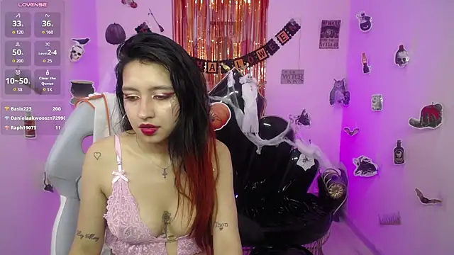 Chatroom XXX en direct de Nahomi_xxx
