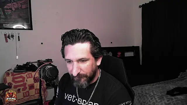 DevilPup75_ élő XXX-chatje