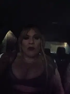deedeedoll82222 Show Webcam