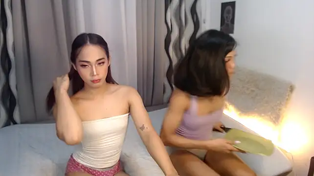 Chatroom XXX en direct de yourlady_leiomy
