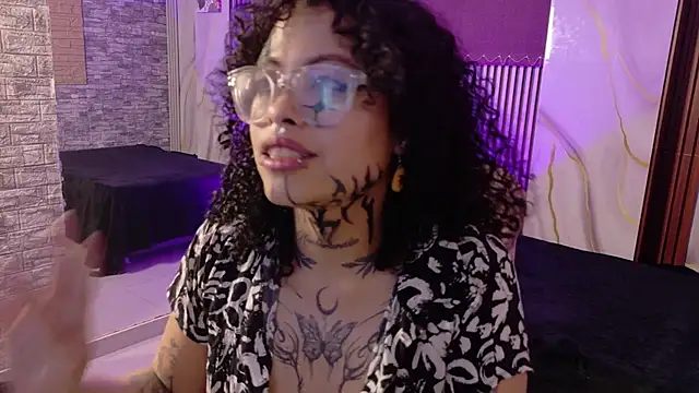 mia_hernnandez Adlı Modelin Canlı XXX Sohbeti