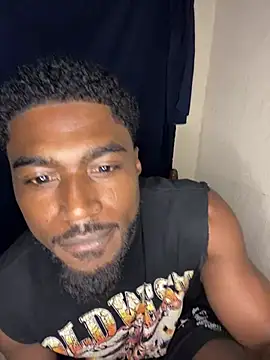 BrownSkinHandsome élő XXX-chatje