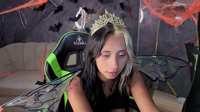 raven_stone_cn élő XXX-chatje