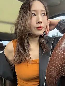 qin205205's Live XXX Chat