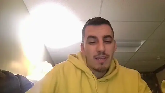 צ'אט XXX בשידור חי של luverrboyy