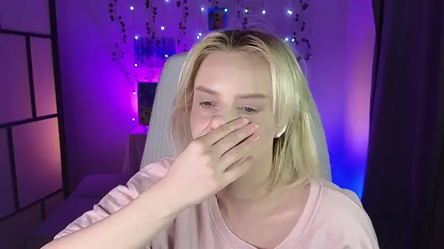 mimi_boobo Chat XXX in diretta