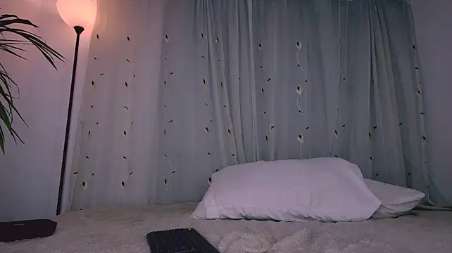 Miiafoxxx webkamerás műsora