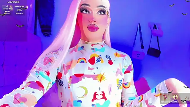 Shiaki_04 élő XXX-chatje