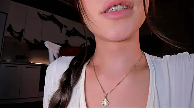 Ella_lee15 Adlı Modelin Canlı XXX Sohbeti