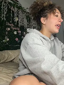LyraCovee's Live XXX Chat