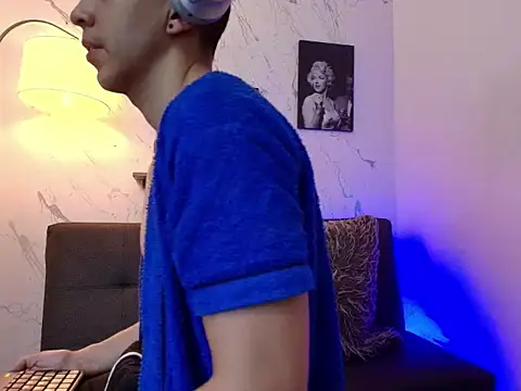 ragnar_valkor live XXX chat