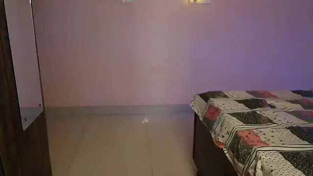 HotNiyathi's Live XXX Chat