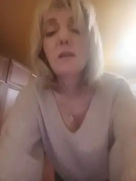 Show modela VintageVixen777 na web-kameri