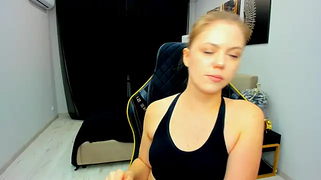 Chatroom XXX en direct de Strawberrye