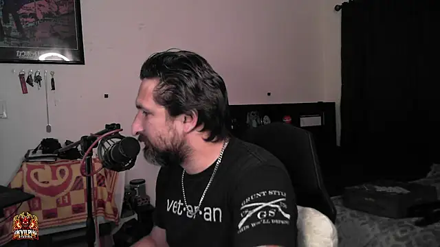 Chat +18 de DevilPup75_ ao vivo