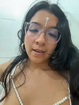 Gia_cutee's Live XXX Chat