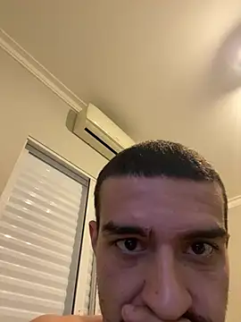Chat +18 de Ivis1999 ao vivo