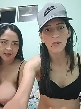 Chatroom XXX en direct de Vikyhot27