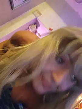Онлайн чат XXX annika_lately