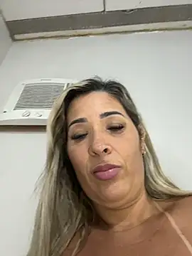 lindinha-sexy élő XXX-chatje