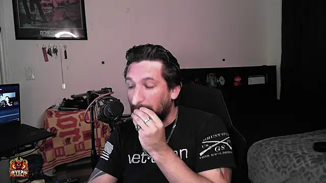 DevilPup75_ Live XXX-chat