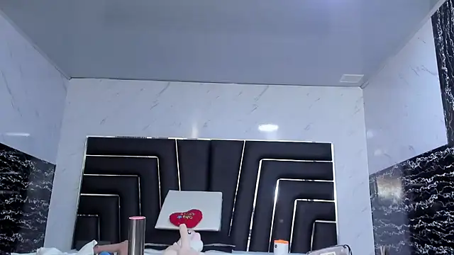 Chat XXX en directo de Ladyy_Scarlett