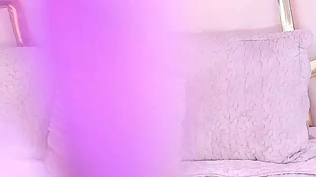 KylieMonnett élő XXX-chatje
