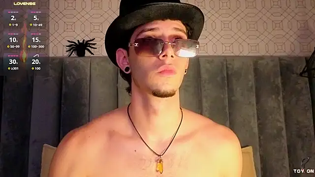 isaacblaze_ Adlı Modelin Canlı XXX Sohbeti