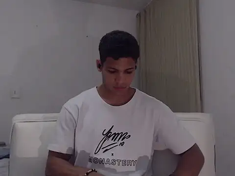 צ'אט XXX בשידור חי של rustermc