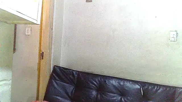 Nikistickyxx25's Live XXX Chat