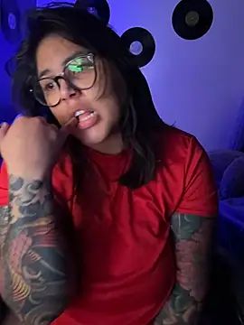 miacanela_xo élő XXX-chatje