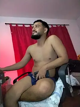 BadboyX333 Adlı Modelin Canlı XXX Sohbeti