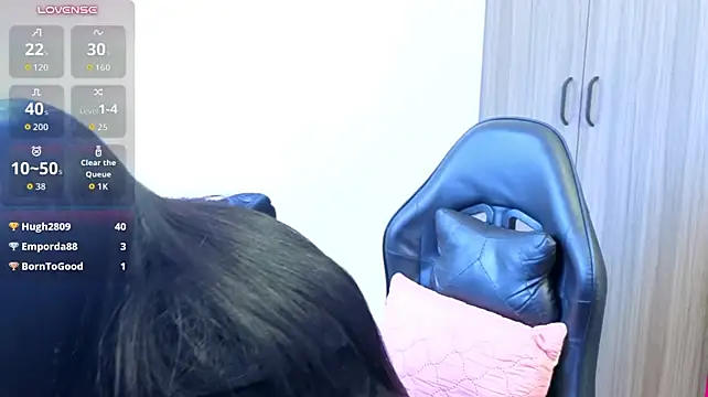 Tiara_R_ Chat XXX in diretta