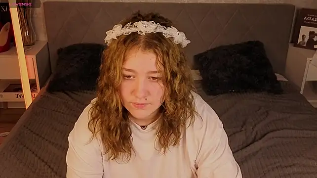 Lollybunnyy  – Live XXX-chat