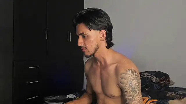 Kriss_Edwards Chat XXX in diretta