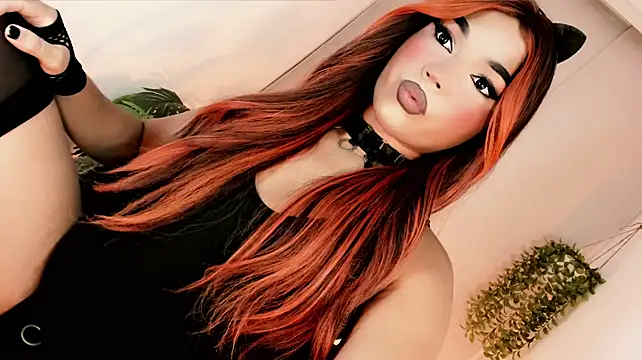 Chat +18 de misstreslatin ao vivo