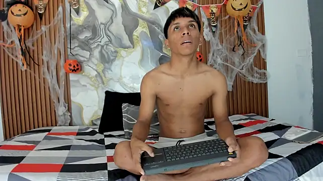 tyler_twink_boy Adlı Modelin Canlı XXX Sohbeti