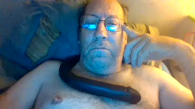 Chat +18 de hornyrich69 ao vivo