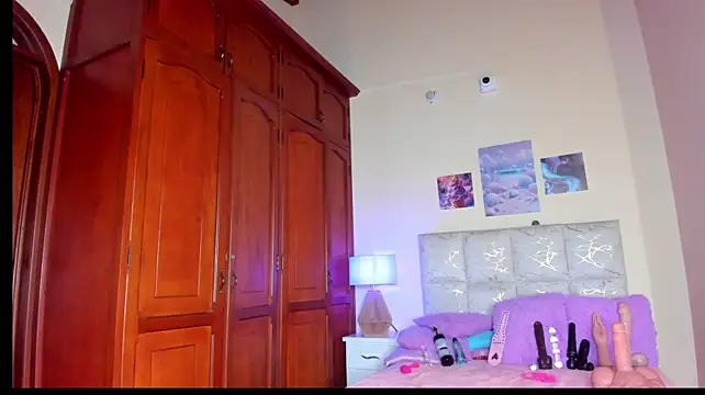 naomy_68n Live XXX chat