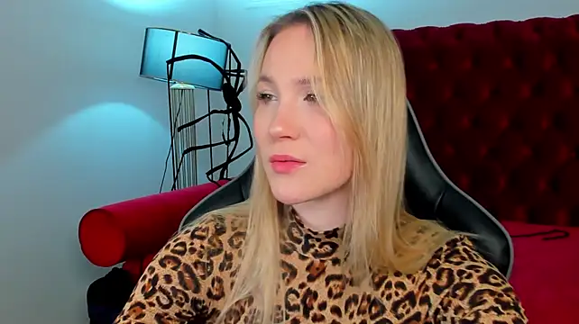 Chat +18 de ElaraVoltage ao vivo