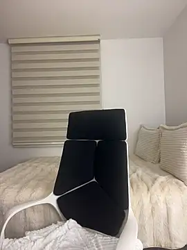 Chat +18 de alessia-ferrer1 ao vivo