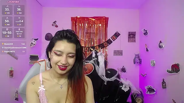 Nahomi_xxx Adlı Modelin Canlı XXX Sohbeti