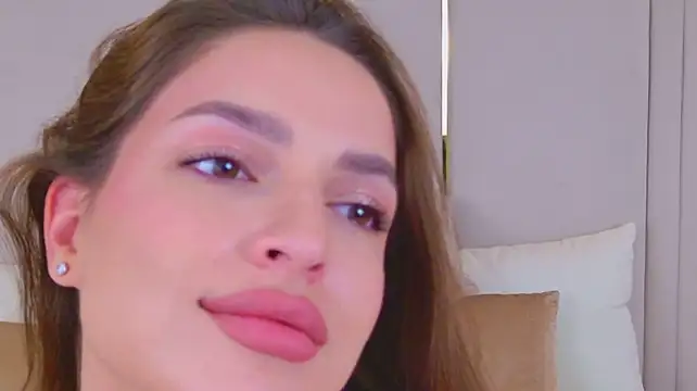 BellaHalles live XXX chat