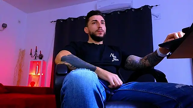 MightyAaron66 Show Webcam